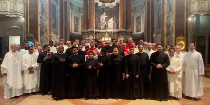 PROFESIÓN SOLEMNE DE 16 JÓVENES BARNABITAS